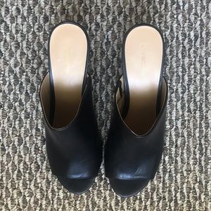 Liz Claiborne Black Heel Mules
